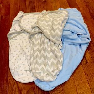 Three Velcro swaddles.  Two size small, one size large.